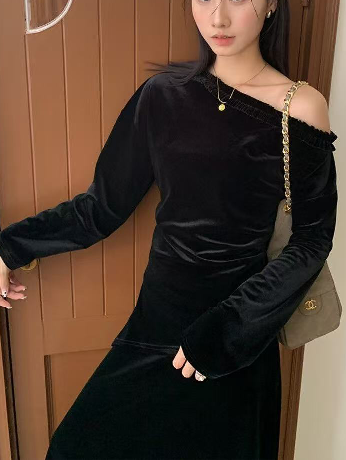 A long-sleeved velvet jacket with a slanted hem for women A long-sleeved velvet jacket with a slanted hem for women