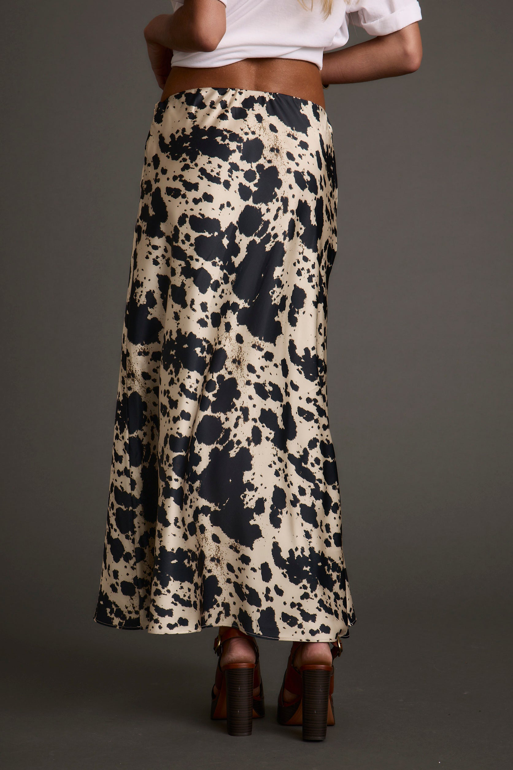 Ladies' satin printed skirt Ladies' satin printed skirt