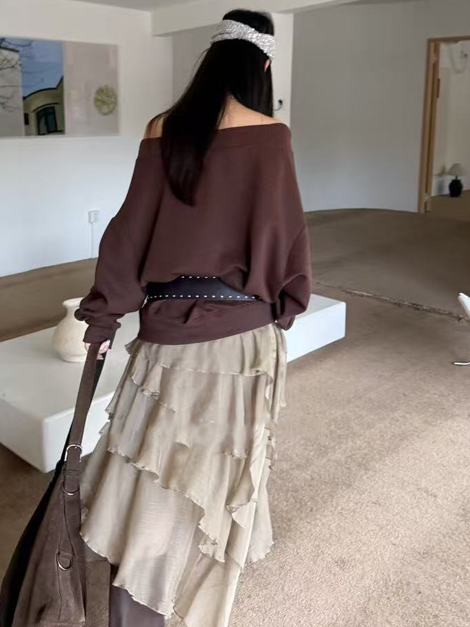 Ladies' long-sleeved top with willow studs, one-shoulder(Including the belt)