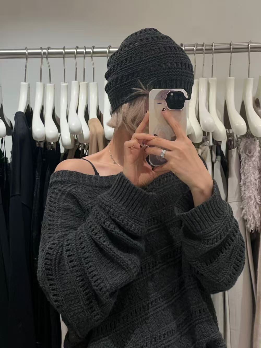 Loose knitted casual top for women (including hat) Loose knitted casual top for women (including hat)