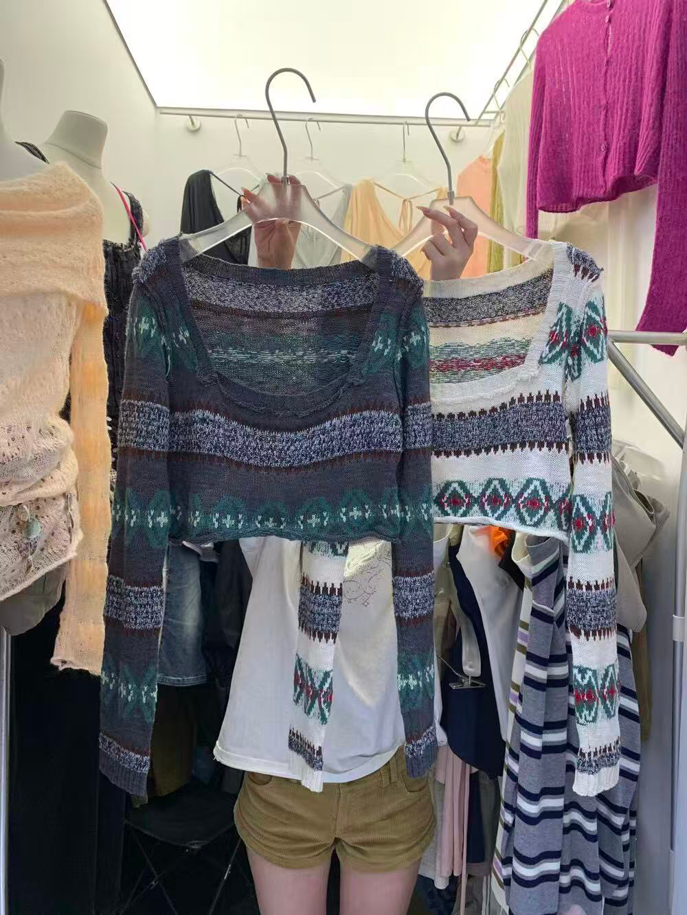 Bohemian-style knitted long-sleeved short top Bohemian-style knitted long-sleeved short top