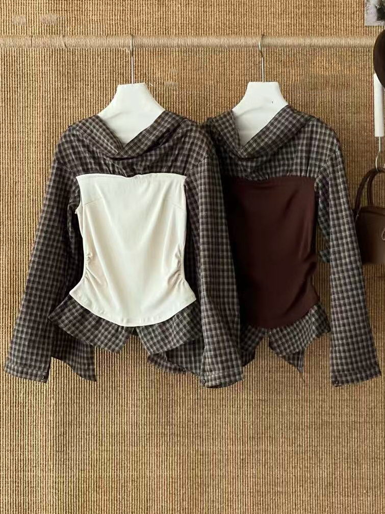 A long-sleeved top with checkered and color-blocking patterns for women A long-sleeved top with checkered and color-blocking patterns for women