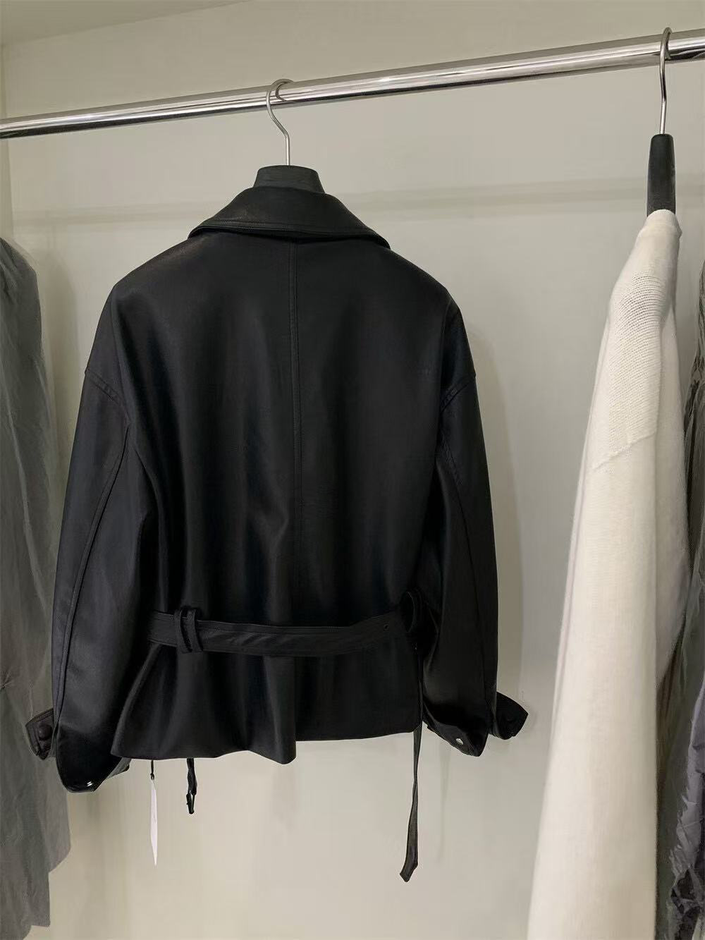 Ladies' pocket lapel leather coat Ladies' pocket lapel leather coat