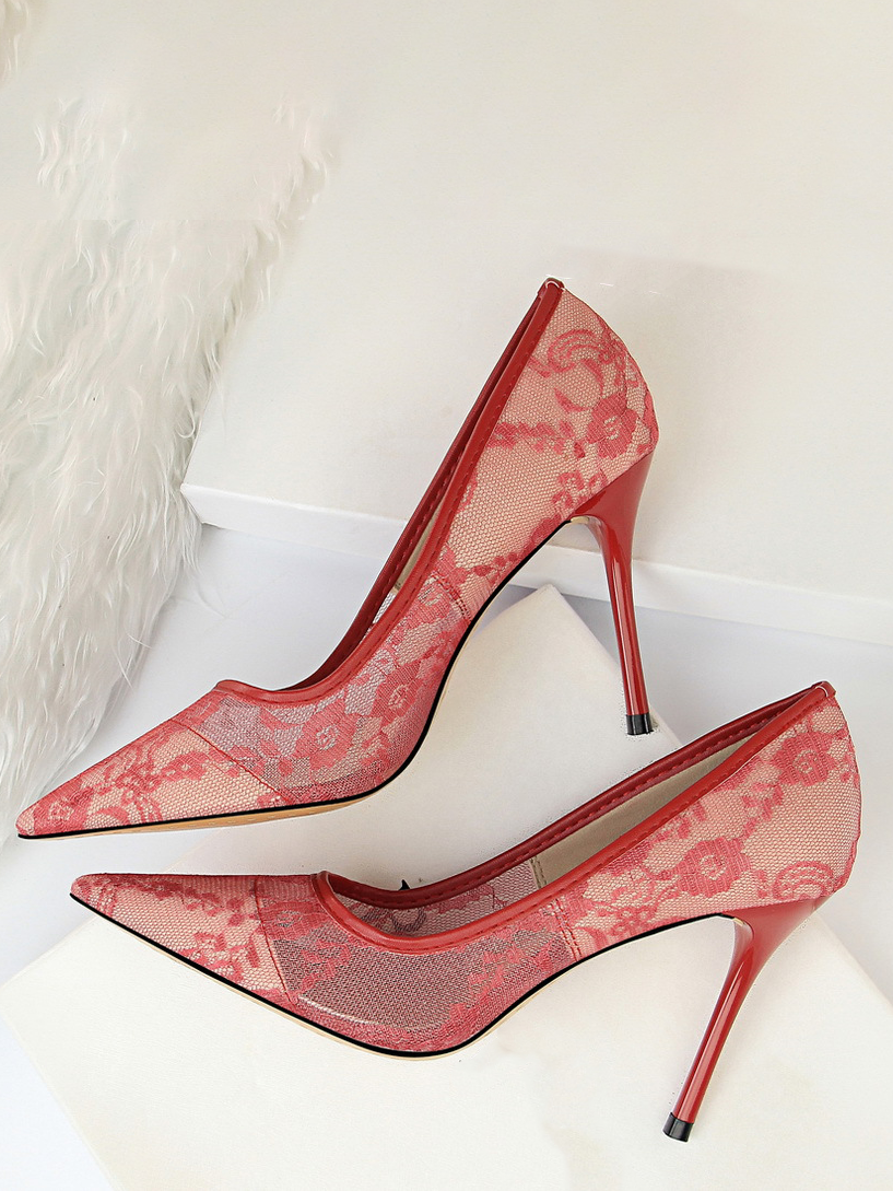 High-heeled, shallow-mouthed, pointed-toe mesh lace shoes