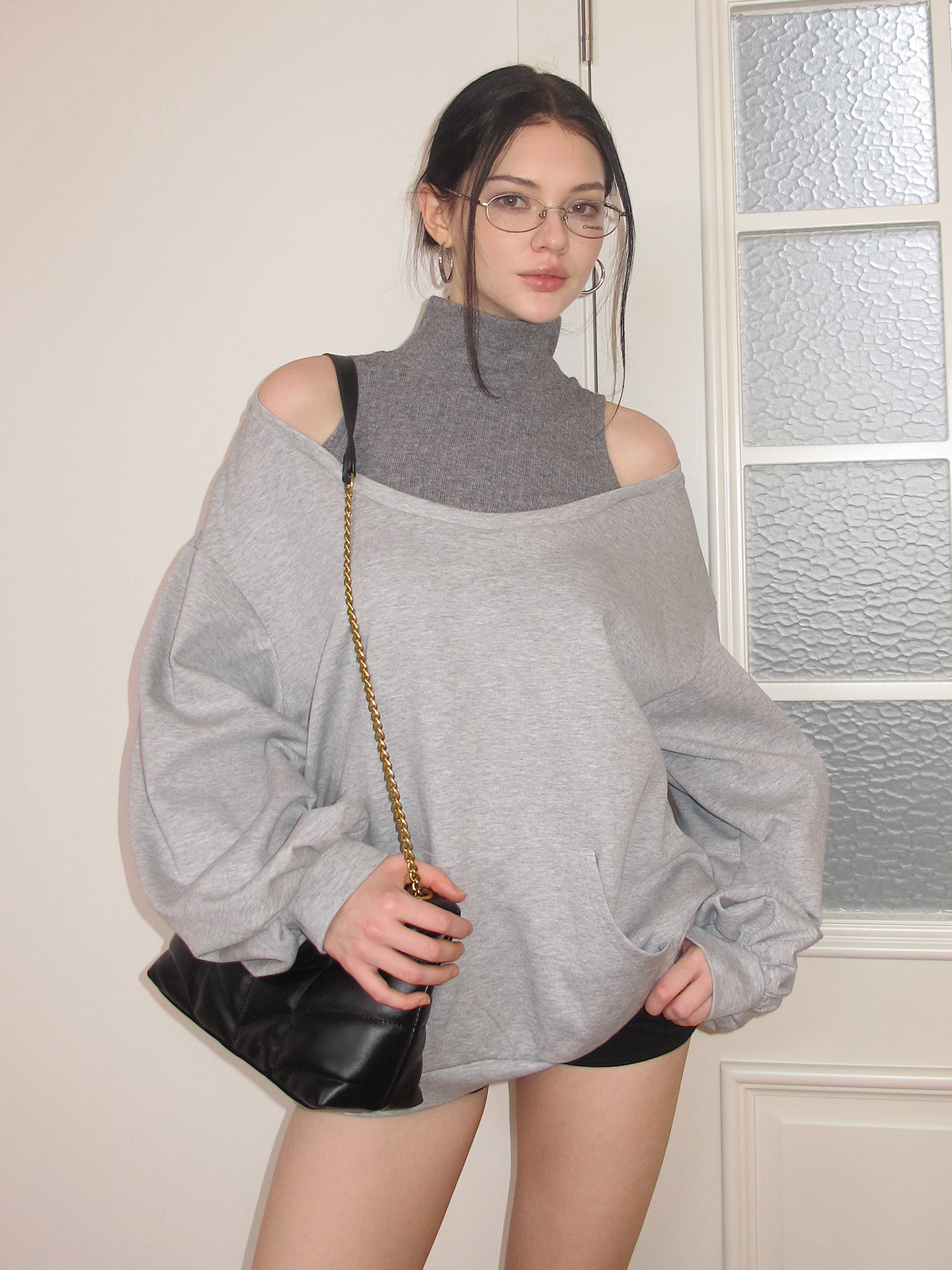 Off-shoulder pullover casual sweatshirt