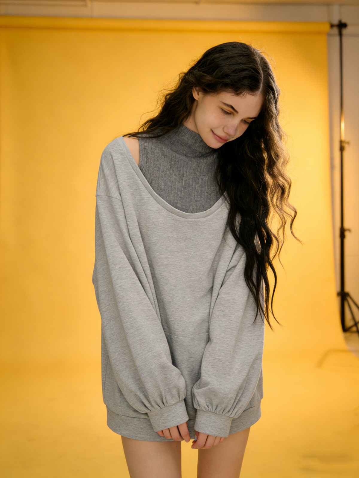 Off-shoulder pullover casual sweatshirt