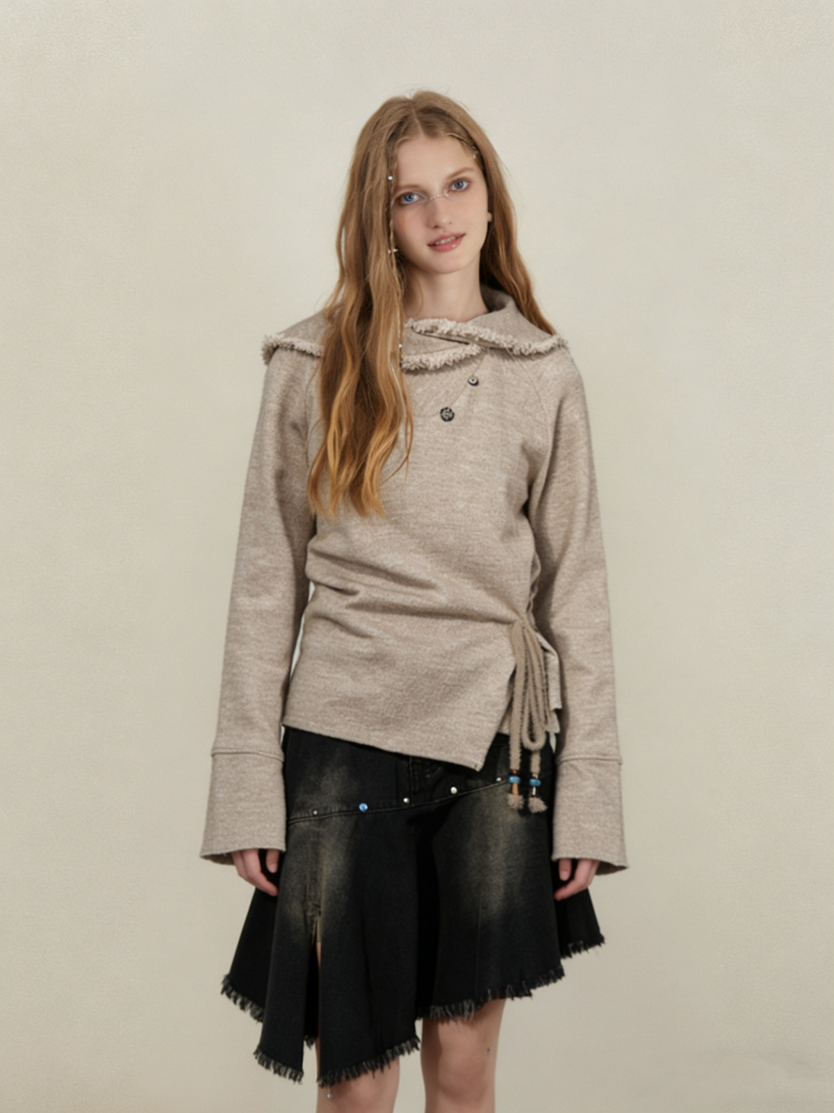 Retro Western-style frayed collar top