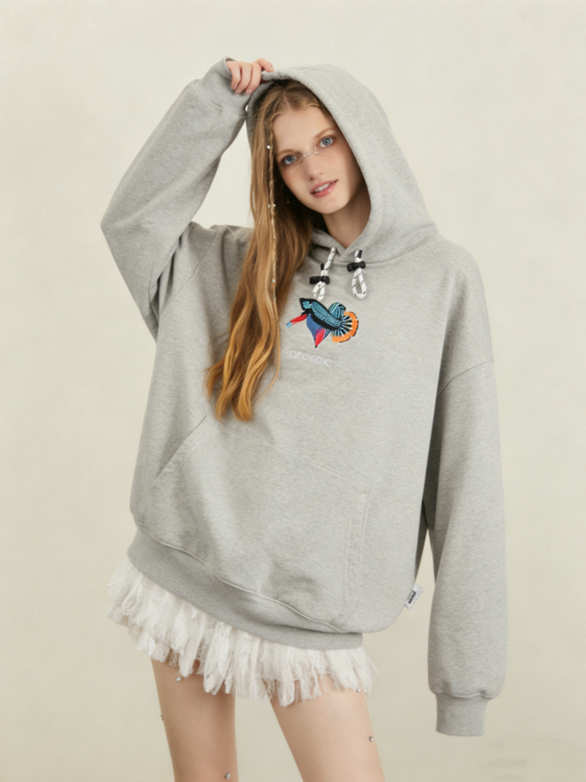 Embroidered casual hooded sweatshirt