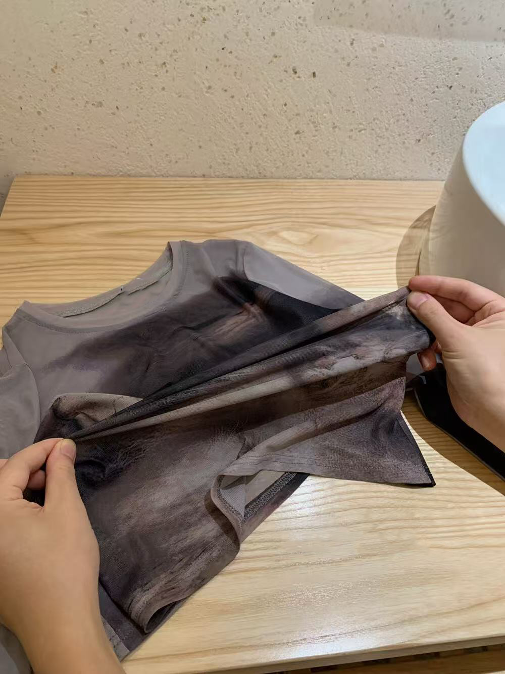 Long-sleeved top with gauze print for women