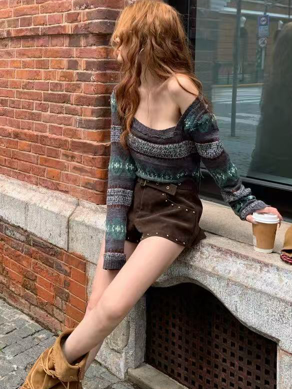 Bohemian-style knitted long-sleeved short top