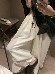 A lace hemline skirt for ladies