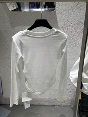 A large U-neck knitted top for ladies