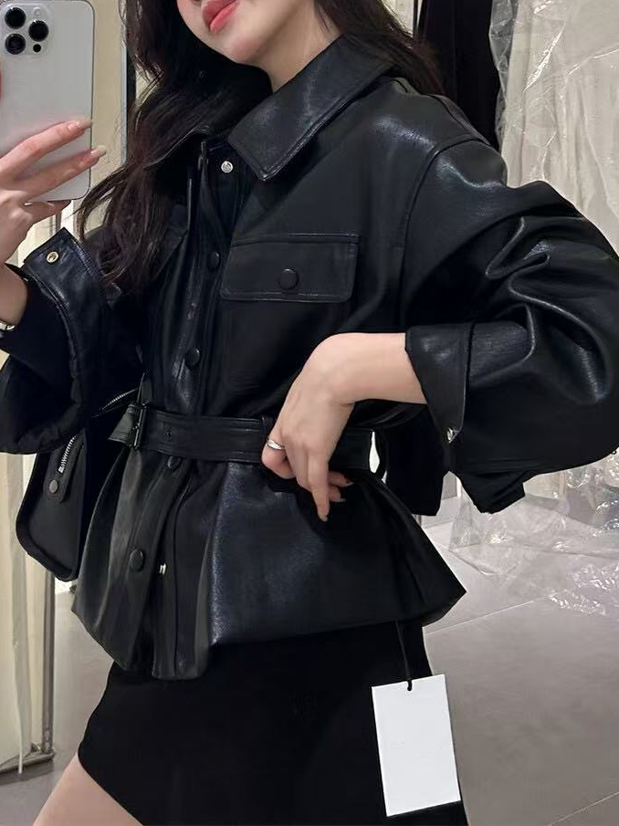 Ladies' pocket lapel leather coat